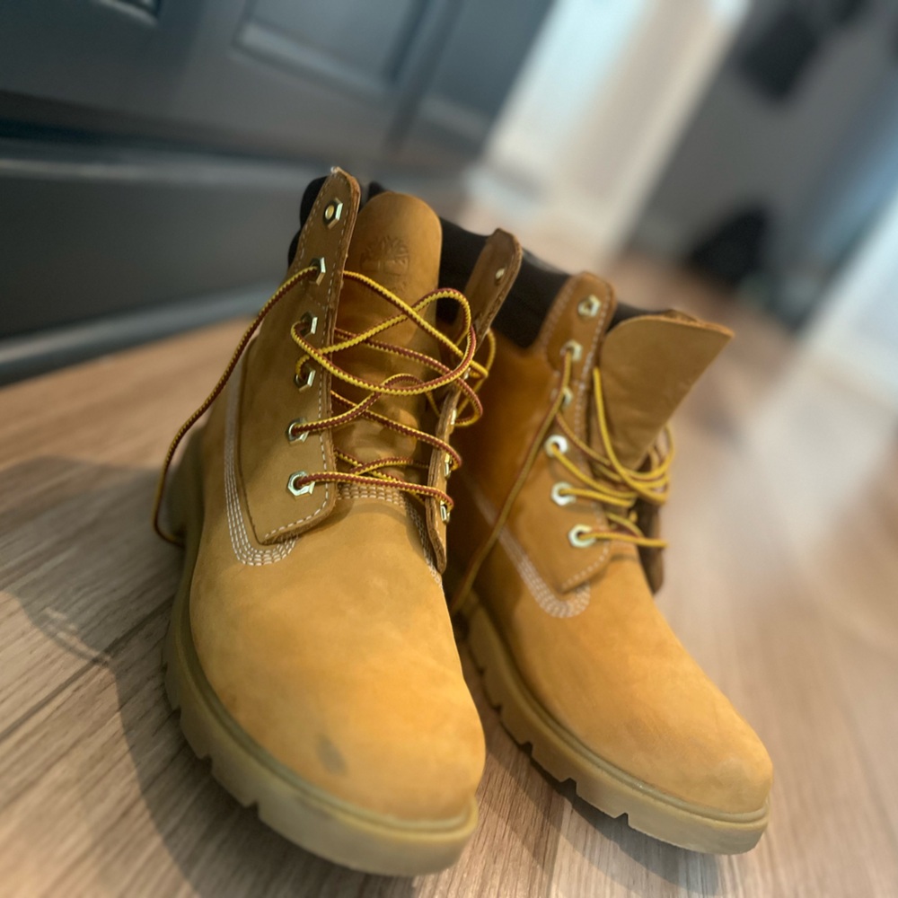 Gently Used Timberlands Size 6.5 Men’s